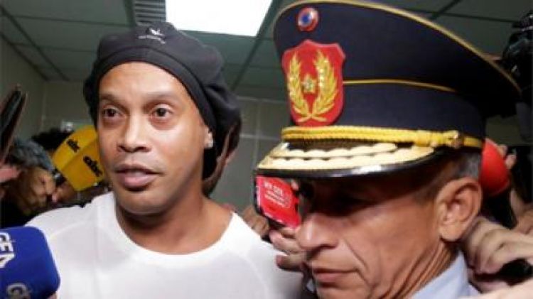 Ronaldinho dejó la Agrupación Especializada y guardará prisión domiciliaria