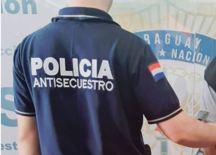 Simularon ser policías y se robaron una colección de armas