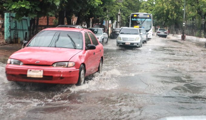 Anuncian jornada fresca con lluvias dispersas y ocasionales tormentas eléctricas