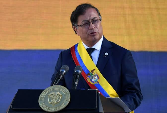 Petro llama a consulta a embajadora de Colombia en Israel