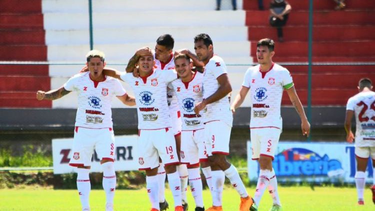 Fin de semana largo para la División Intermedia