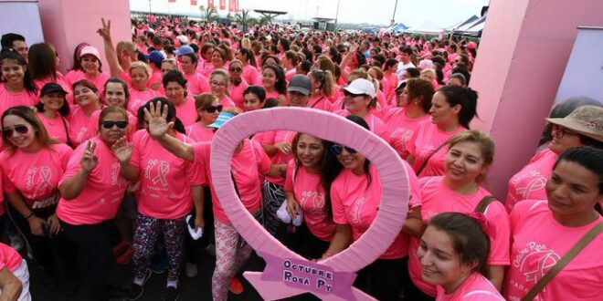 “El cáncer no espera”: Pacientes oncológicos se manifiestan frente a Salud Pública