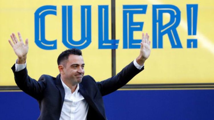 Xavi fue presentado en el Barcelona con la difícil tarea de encaminar al club por la senda del triunfo