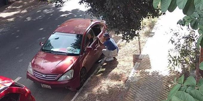 Tortolero en acción: arrojaba piedras y robaba objetos del auto