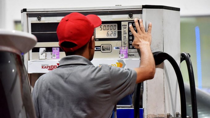 Emblemas reducen G. 150 sus naftas y dejan a Petropar "fuera de juego"