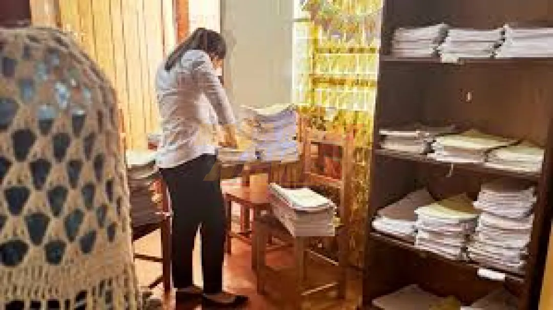 Otorgan medidas alternativas a abogado presuntamente implicada en el caso Mafia de pagarés