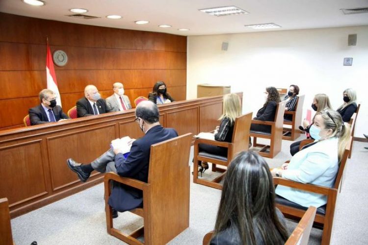 Piden frenar a los abogados “chicaneros”