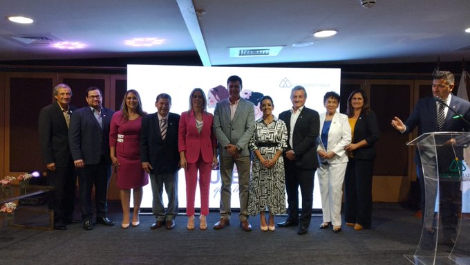 Con presencia de la Primera Dama, Universitaria presenta «Foro Mujeres que Inspiran»