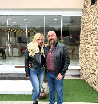 Millonario gasto en vivienda de concejal de Lambaré y su esposo