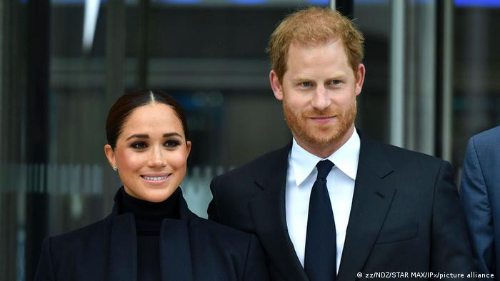 Paparazi persiguen a Enrique y Meghan y casi causan tragedia