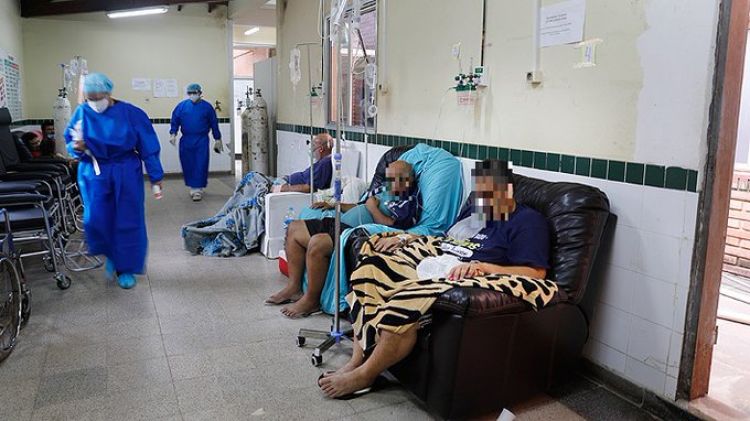 "En los hospitales la gente se pelea por un silln o por un sof, ya no por una cama"