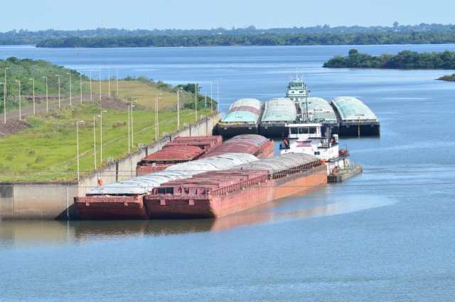 Paraguay se moviliza por el control de la hidrovía