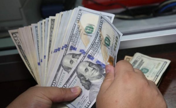 Dólar mantendría su tendencia alcista y no bajaría de los G. 7 mil en su cotización