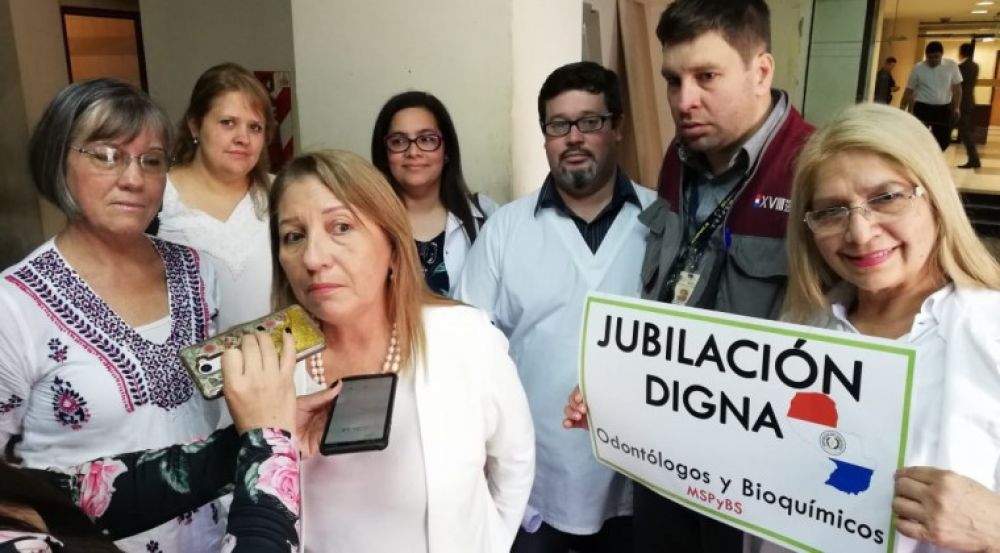 Odontólogos y bioquímicos también quieren jubilación digna como los médicos