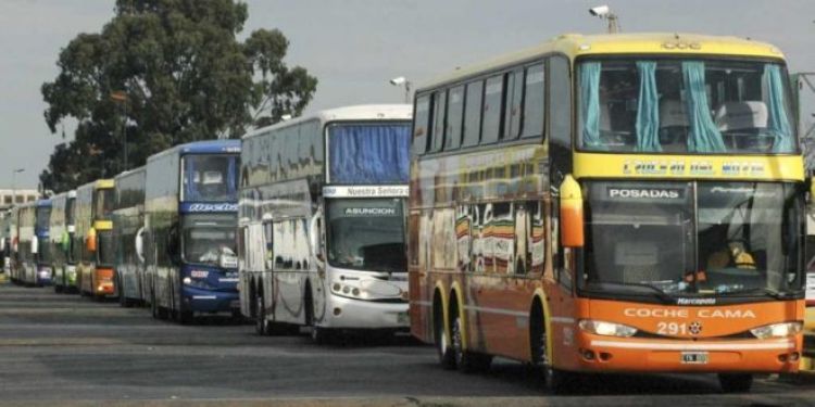 Argentina habilitó entrada al país de buses internacionales