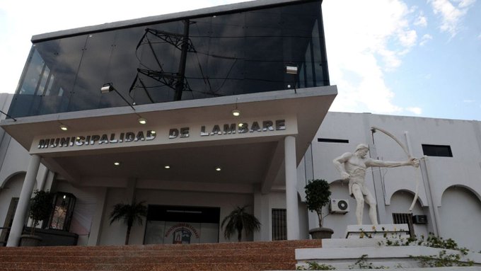 Chocó contra escombros y su familia accionaría por ello contra la Municipalidad de Lambaré