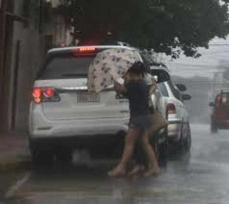 Lluvias y tormentas eléctricas para este sábado