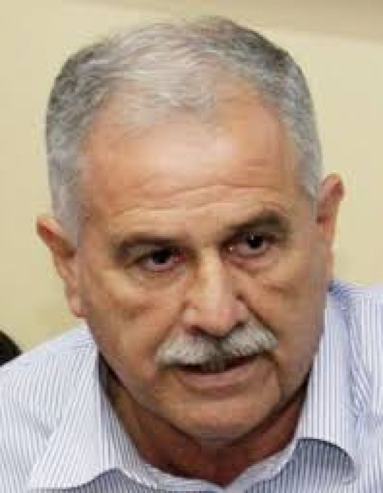 Diputado dará a conocer lista de periodistas que reciben plata de la mafia, anuncia su abogado