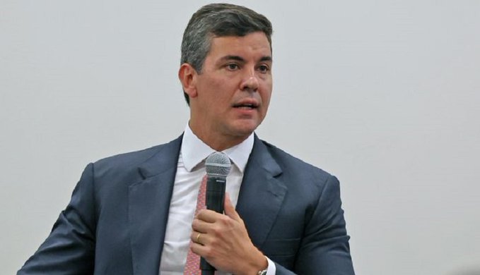Santi remitió pedido de acuerdo para cuatro nuevos embajadores