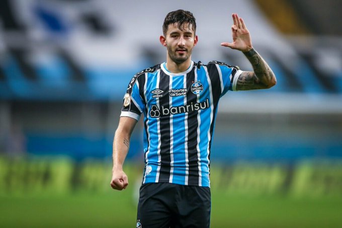La tremenda ovación a Mathías Villasanti en el Arena do Gremio