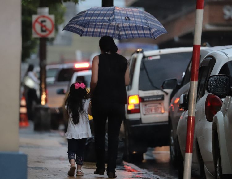 Martes con clima fresco a cálido y lluvias dispersas
