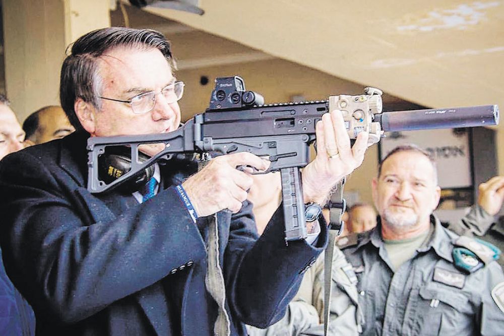 Bolsonaro destaca que devolvió al Paraguay a los "tres terroristas"