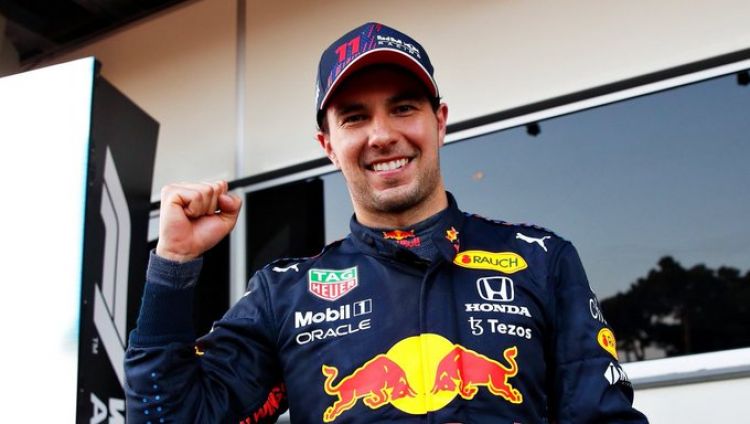 "Checo" Pérez reina en medio del caos en el GP de Azerbaiyán