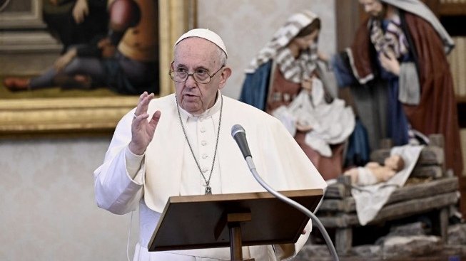 El papa Francisco pidió rezar por su predecesor, Benedicto XVI: “Está muy enfermo”
