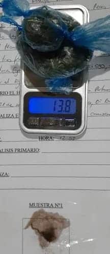 Detienen a estudiante de 17 años por llevar marihuana y arma blanca en un colegio de San Lorenzo