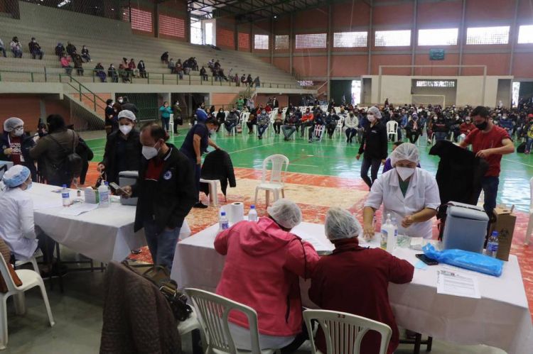 COVID-19: se vacunaron en Alto Paraná 43 mil personas en cinco días