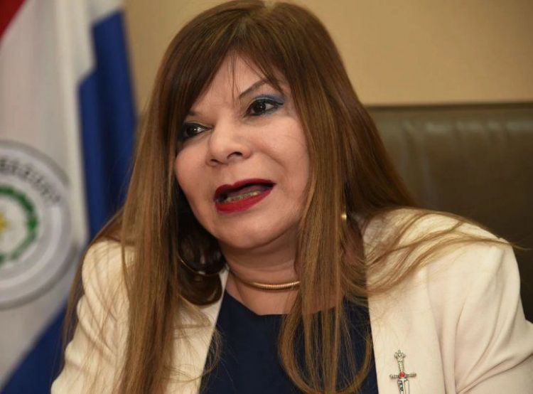 Directora de Hospital de Itauguá advierte de estafas con su identidad