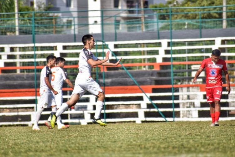 General Díaz da un golpazo y tumba al puntero de la Intermedia