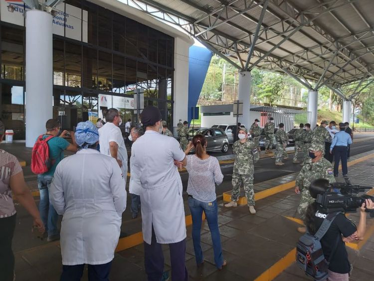 Médicos de CDE no están de acuerdo con apertura de la frontera