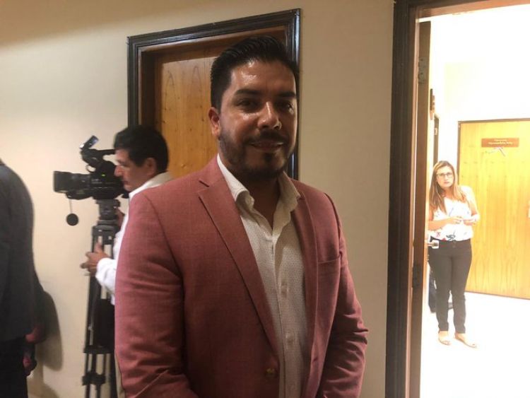 Carlos Portillo logra suspender nuevamente su preliminar