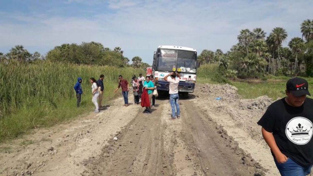 Pasajeros de ómnibus quedan varados durante tres días en el Chaco
