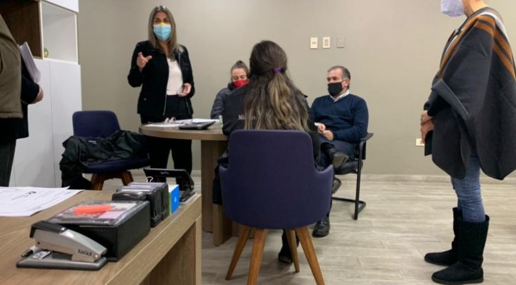 Allanan depósito en busca del origen de precursores químicos para cocaína