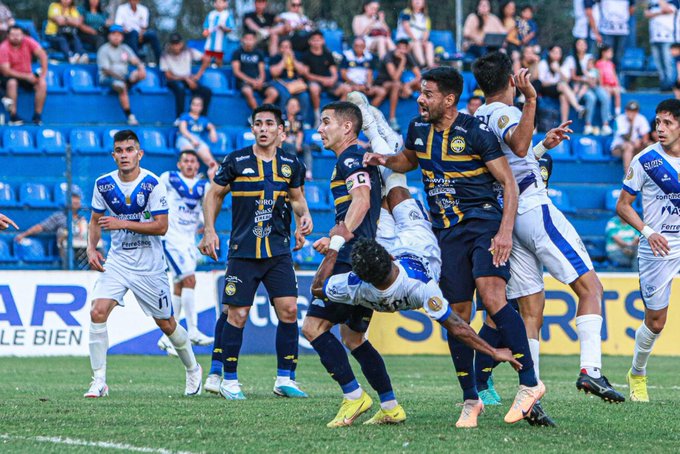 Trinidense y Ameliano chocan en el Martín Torres
