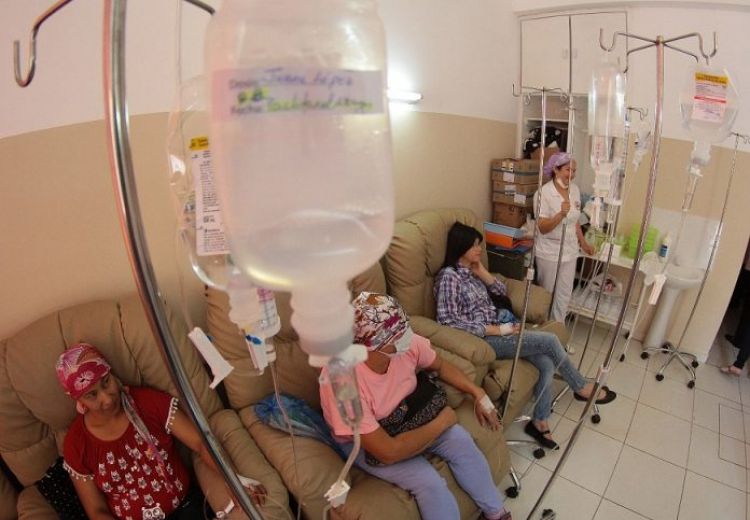 COVID-19: Recomiendan extremar cuidados en pacientes con cáncer
