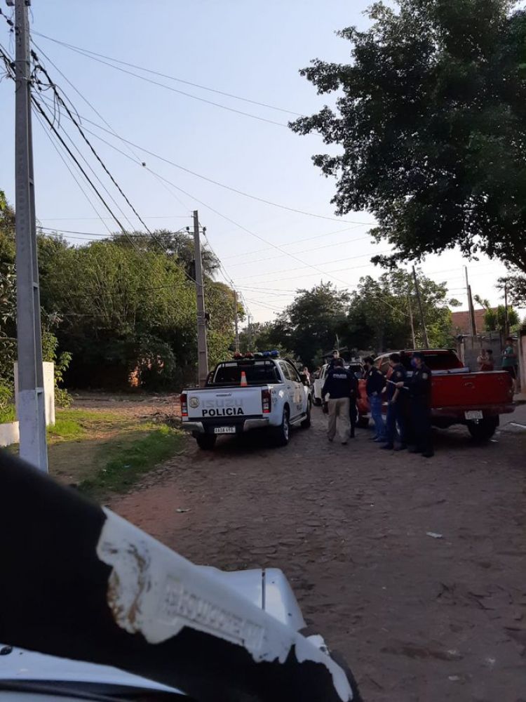 Allanan una vivienda en Lambaré en busca del supuesto autor de un hecho de homicidio doloso