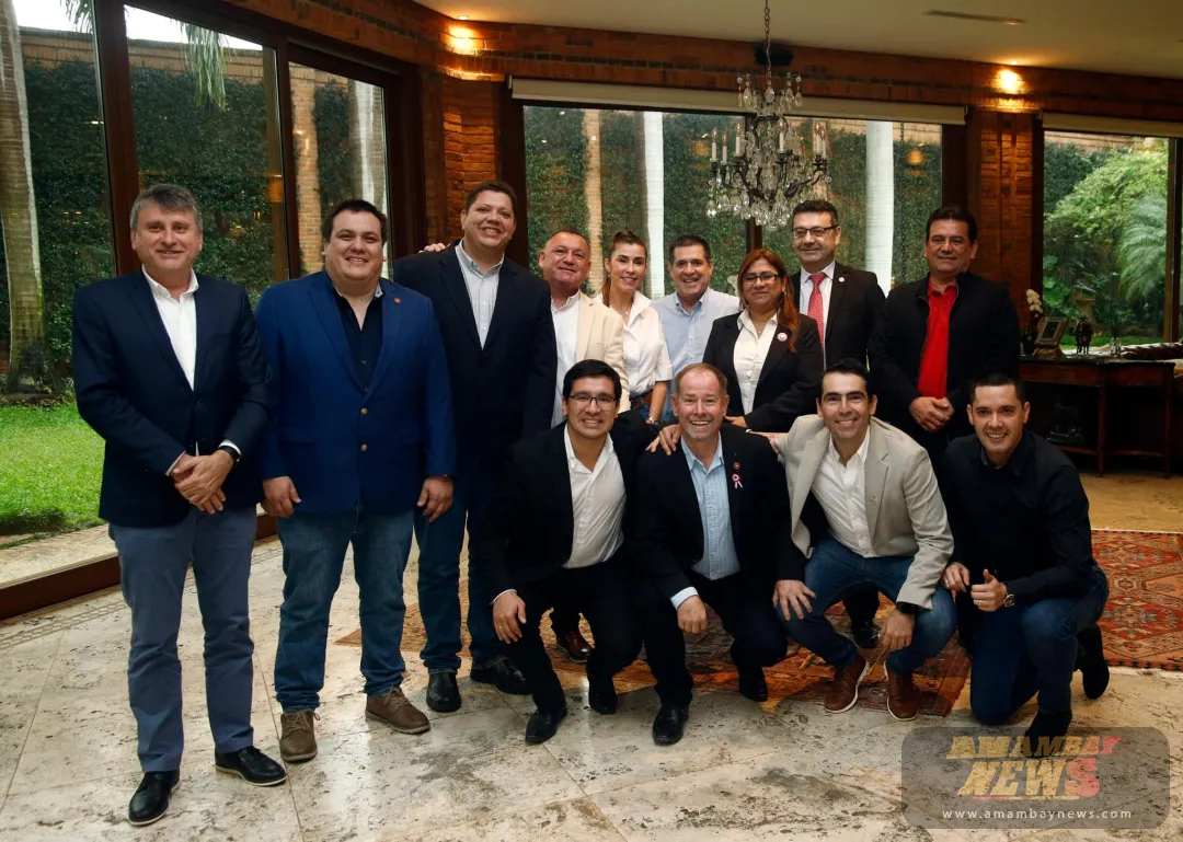 Los 12 gobernadores cartistas que también fueron a “besar el anillo”