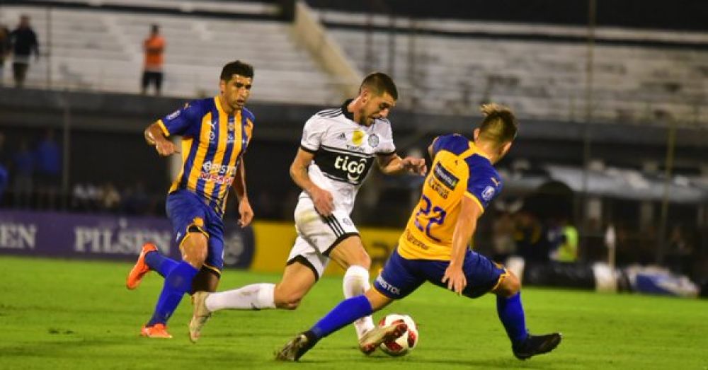 Olimpia intentará retornar a la cima al recibir a Sportivo Luqueño.