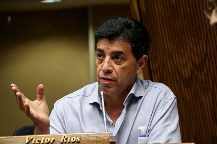 Vctor Ros: "Petta no puede estar sin hacer el ridculo"