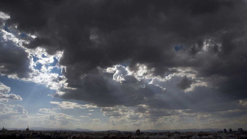 Sábado caluroso y con alerta de tormentas