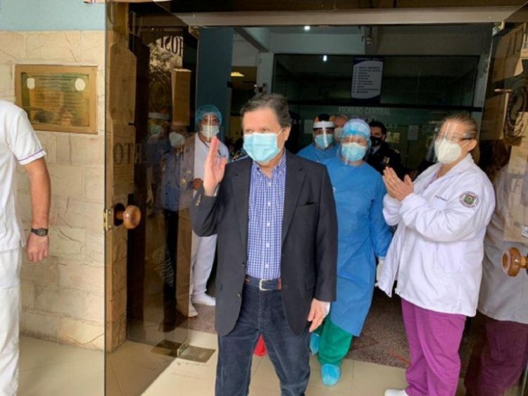 Euclides Acevedo abandona el hospital tras vencer al Covid-19