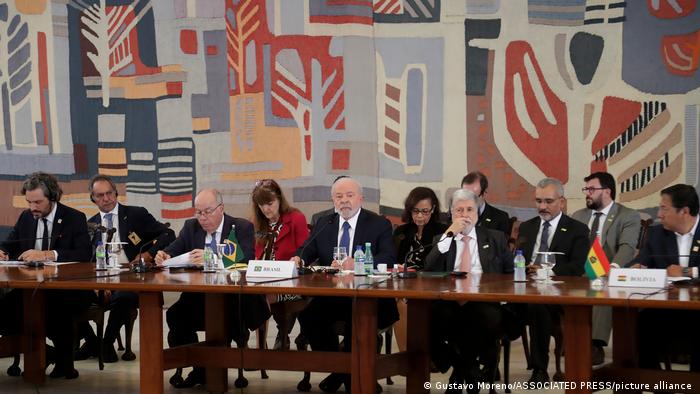 Lula propone "mercado energético" suramericano e integración "más allá de ideologías"