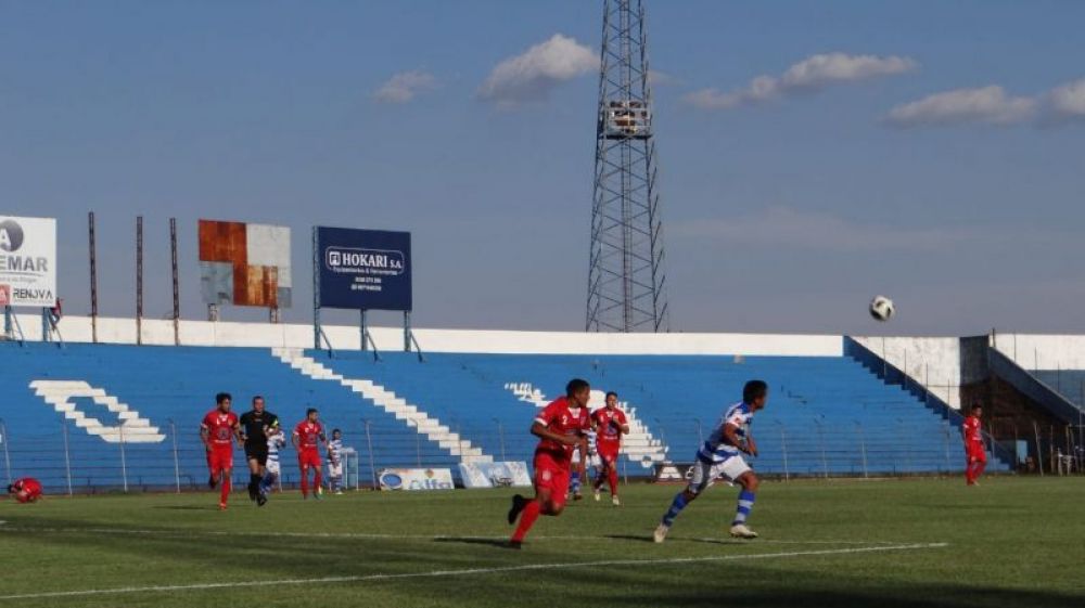 El 2 de Mayo sigue firme en la pelea por el ascenso
