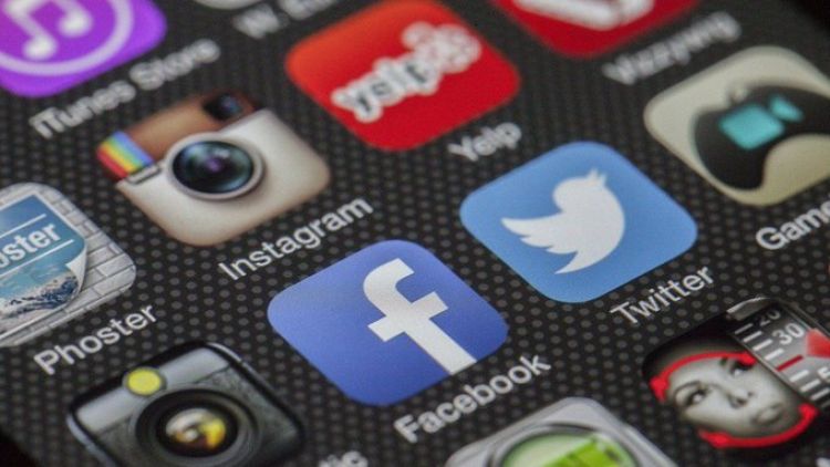 Antes de compartir información en las redes sociales, verifique