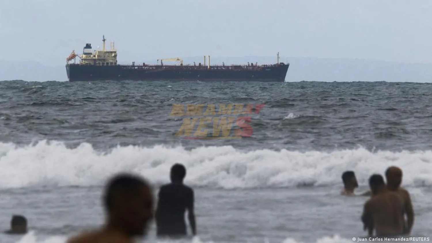 EE.UU. anuncia control indefinido sobre petróleo venezolano