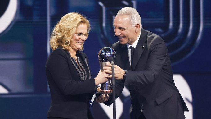 Sarina Wiegman gana su tercer premio The Best a mejor entrenadora