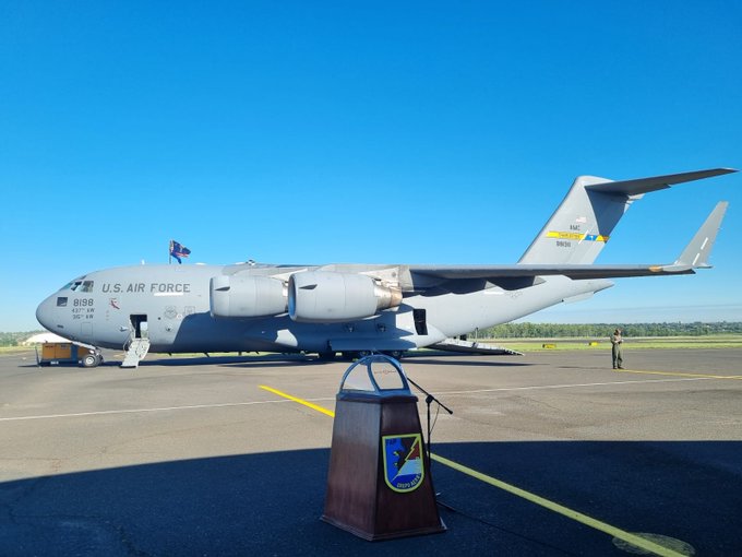 Avión militar estadounidense es la atracción en actos por el centenario de la Fuerza Aérea Paraguaya